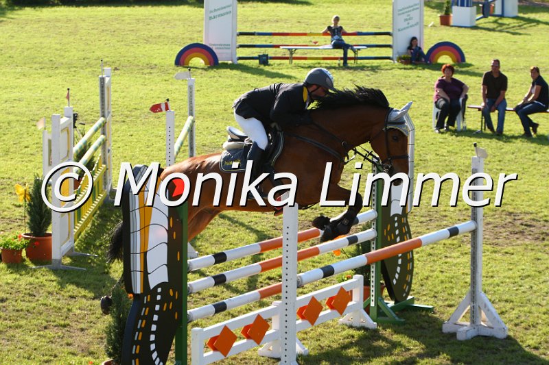 005M5890_Berti_M Springen.JPG